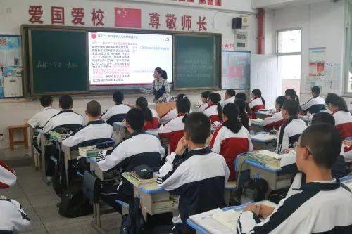 深入基层指导教研 竭诚服务一线教学